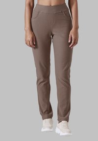 Узкие брюки