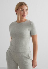 Спортивная майка