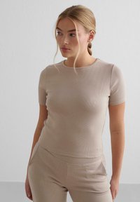 Спортивная майка