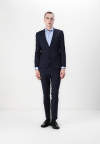 Костюм Костюм