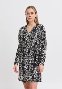 Короткое платье