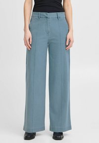 Свободные джинсы