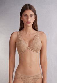 Бюстгальтер Бюстгальтер