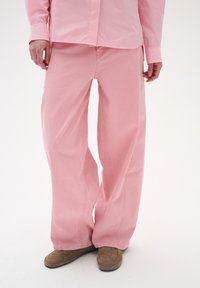 Свободные джинсы