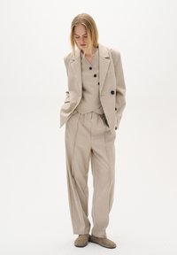 Широкие брюки Широкие брюки