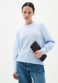 Пуловер Пуловер