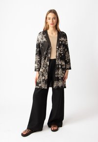 Жаккардовая кофта Жаккардовая кофта