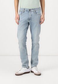 Прямые джинсы Прямые джинсы