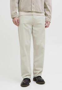 Прямые джинсы Прямые джинсы