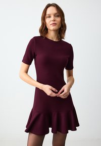 Короткое платье