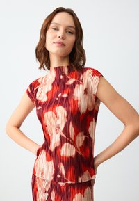 Блузка Блузка