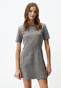 Вязаное платье