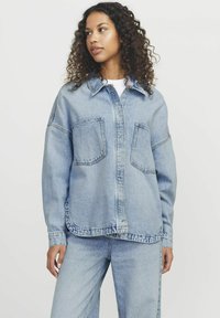 Джинсовая блузка