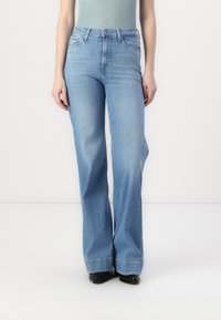 Широкие брюки