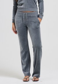 Узкие брюки