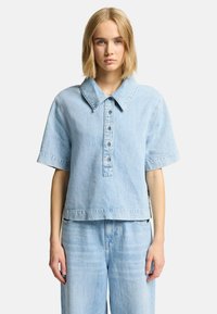 Джинсовая блузка