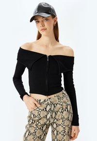 Жилет Жилет