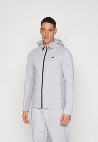 Спортивная куртка