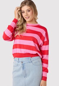 Пуловер в полоску Пуловер в полоску