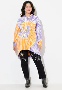 Пуловер с капюшоном