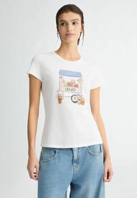 Футболка Футболка