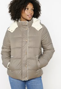 Зимняя куртка