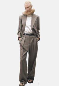 Прямые брюки