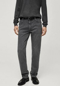 Узкие джинсы Узкие джинсы