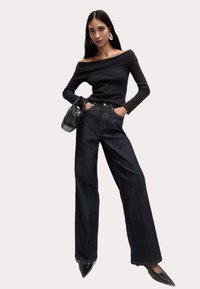 Джинсы Джинсы