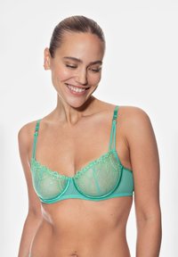 Бюстгальтер Бюстгальтер