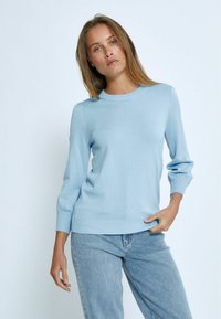 Пуловер с рукавом три четверти