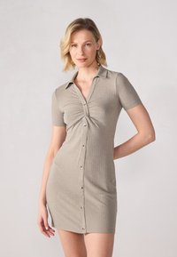 Вязаное платье