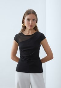 Футболка Футболка