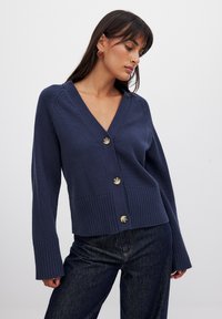 Вязаная кофта Вязаная кофта