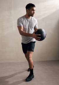 Спортивная майка