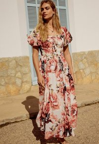 Длинное платье