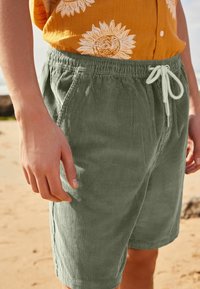 Шорты Шорты