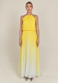 Пляжное платье