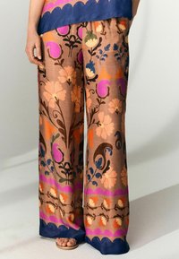 Широкие брюки