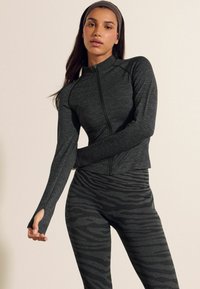 Спортивная куртка Спортивная куртка