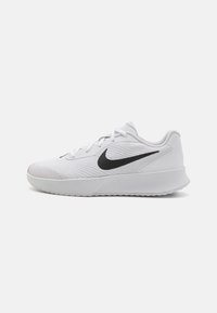 Теннисные кроссовки