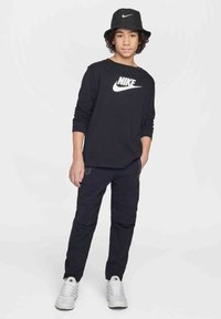 Спортивные штаны