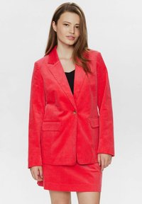 Вельветовая куртка Вельветовая куртка