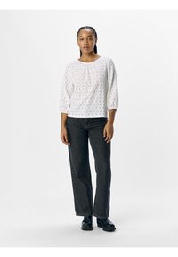 Кружевная блузка