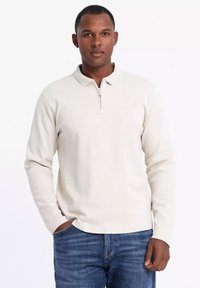 Поло с длинным рукавом