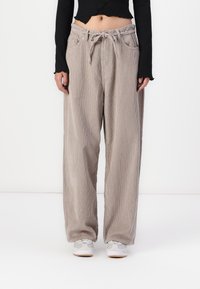 Широкие брюки