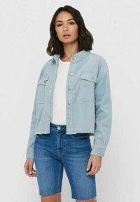 Вельветовая куртка