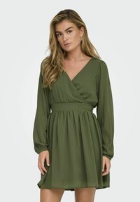 Короткое платье