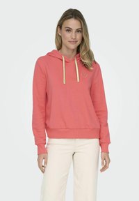 Пуловер с капюшоном