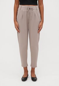 Узкие брюки